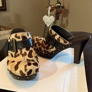Platform slide, faux fur top with hard resin bottom, 3. 1/2 heel
